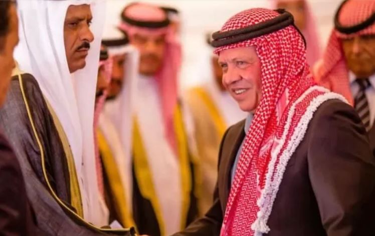 الملك يلتقي شيوخ ووجهاء البادية الجنوبية