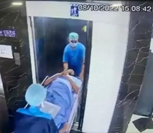 مصعد مستشفى يبتلع مريضا بالهند