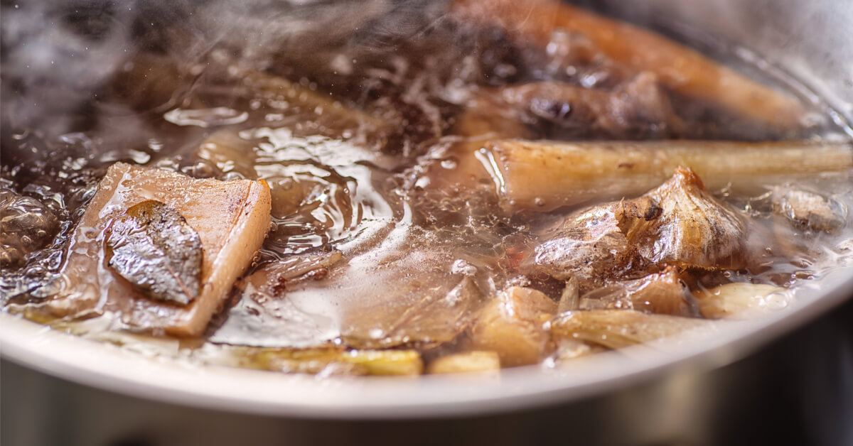 حكم شرب المرق المطبوخ من عظام