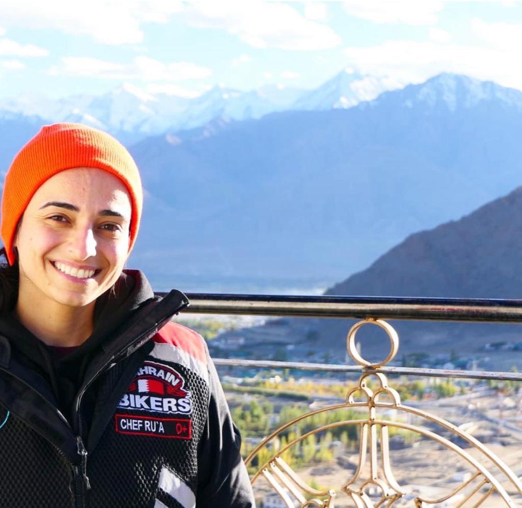 شابة أردنية تشارك في رحلة للدراجات