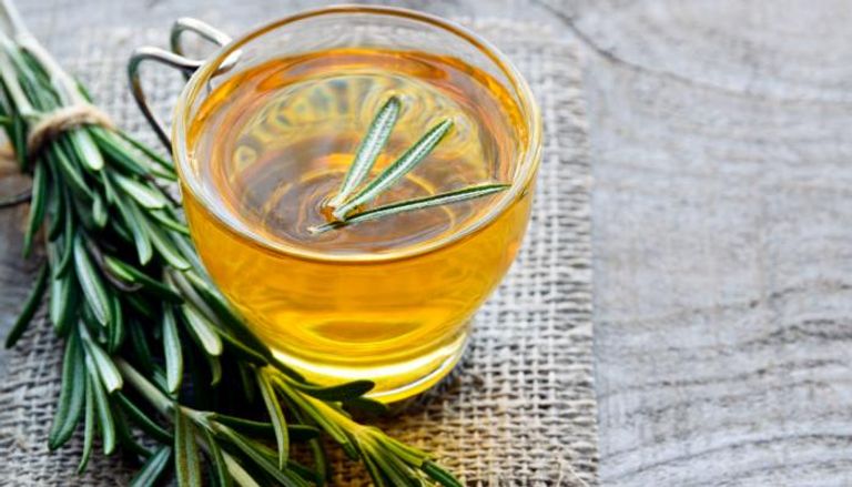 ماذا يحدث لشعرك إذا غسلته بماء