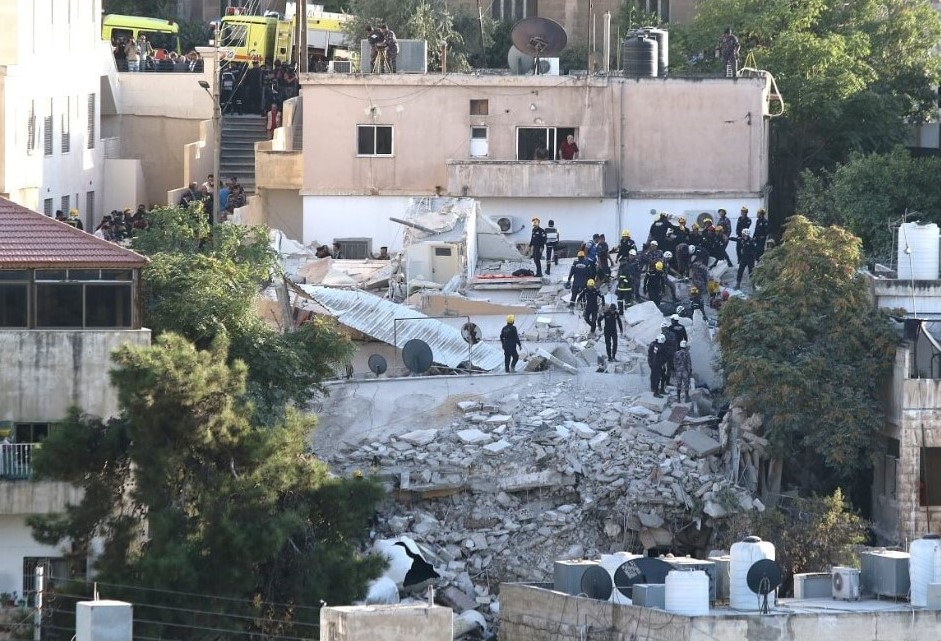 عمارة اللويبدة المنهارة.. هذا ما حدث