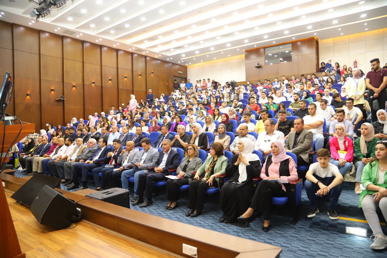 لقاء تنويريّ بالطّلبة الجدد في جامعة
