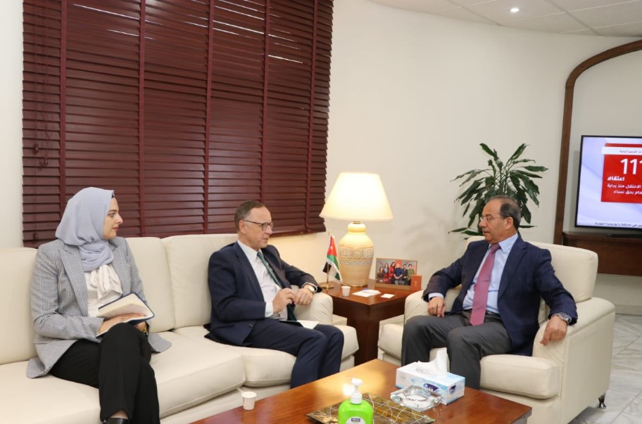 مفاجأة.. السفير الهولندي يطلب طلبا غريبا