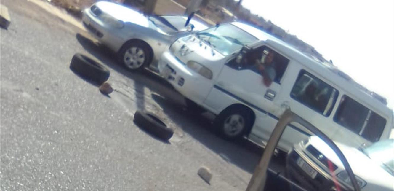 لم يستطع سحب راتبه من المصرف..