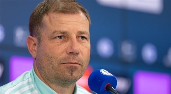 شالكه يقيل مدربه عقب الخروج الكأس