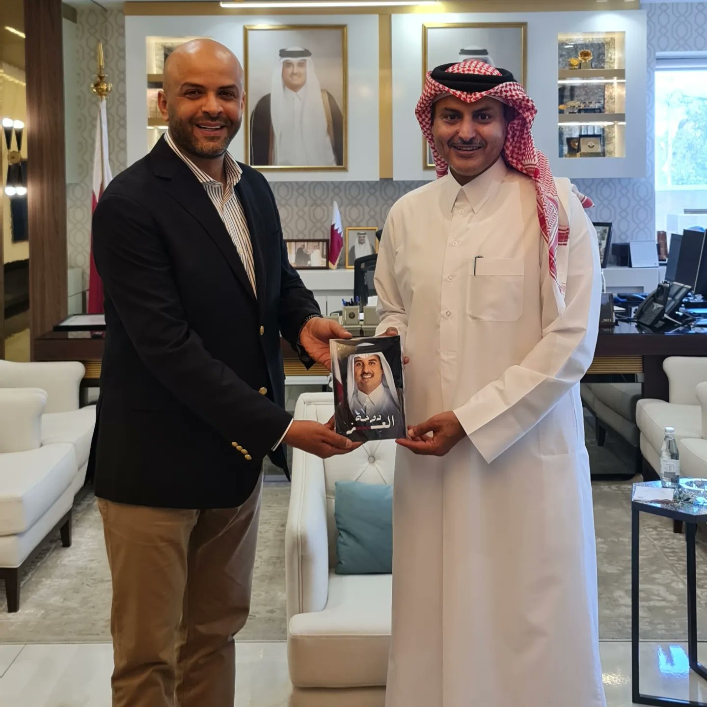 الفنان الأردني سعد ابو تايه يهدي