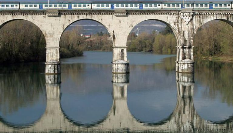 إقليم إيطالي يدفع للسياح مقابل الزيارة..