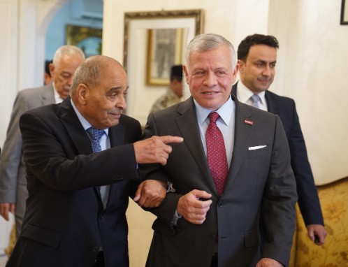 الملك يلتقي مجموعة من رفاق السلاح