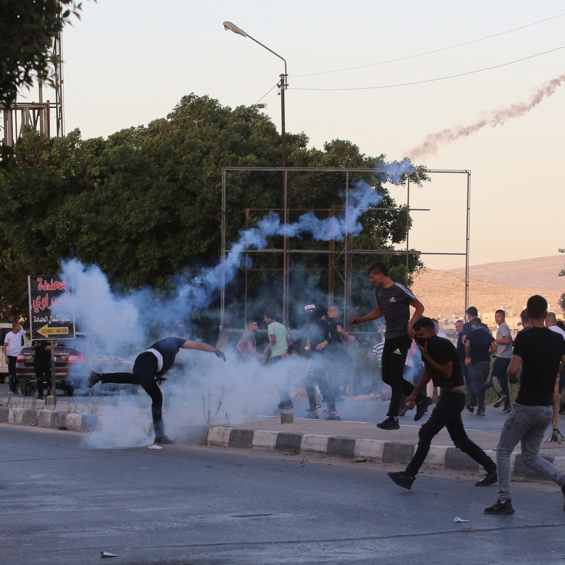 الإضراب الشامل يعم الضفة الغربية واصابات