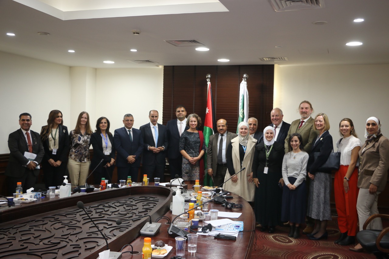 الضمان تلتقي لجنة التنمية الدولية في