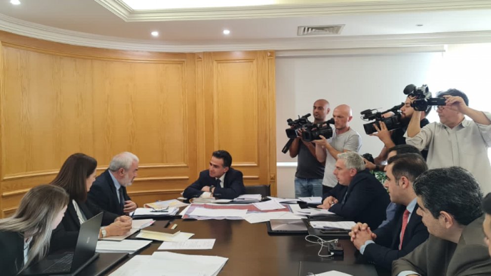 لبنان وقبرص يبحثان ترسيم الحدود البحرية