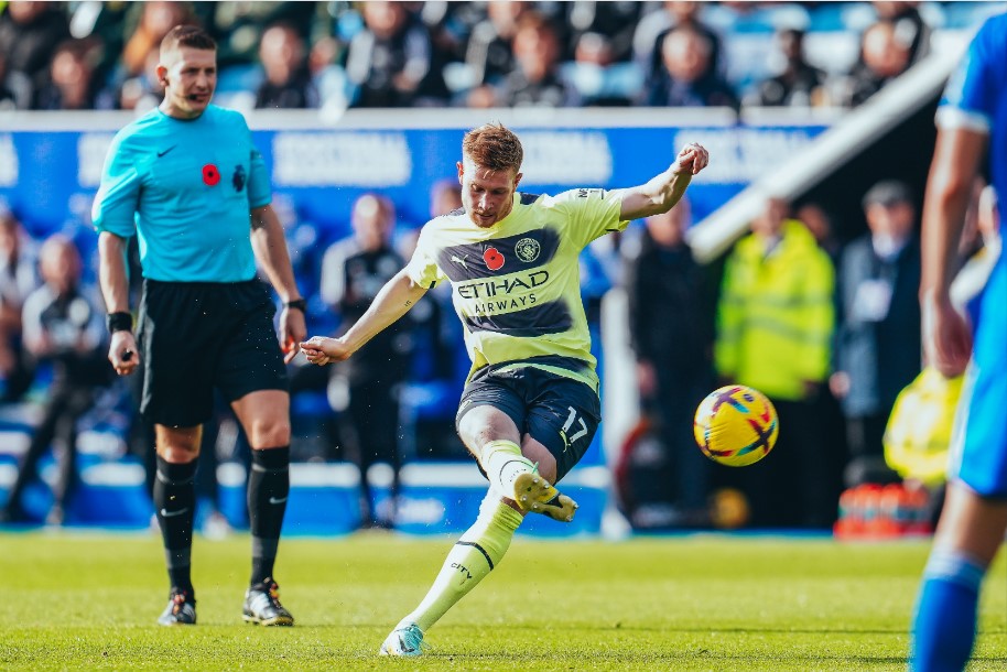 صاروخية دي بروين تمنح السيتي الصدارة