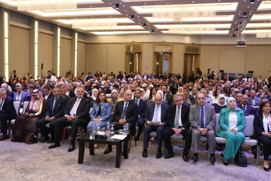 الخصاونة يرعى افتتاح القمّة العربيّة الأولى