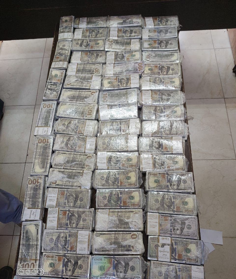 البحث الجنائي بضبط مليون دولار مزيفة