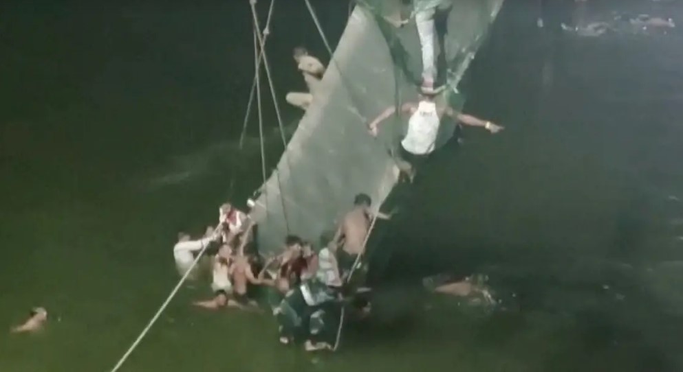 الهند.. ارتفاع حصيلة ضحايا انهيار جسر