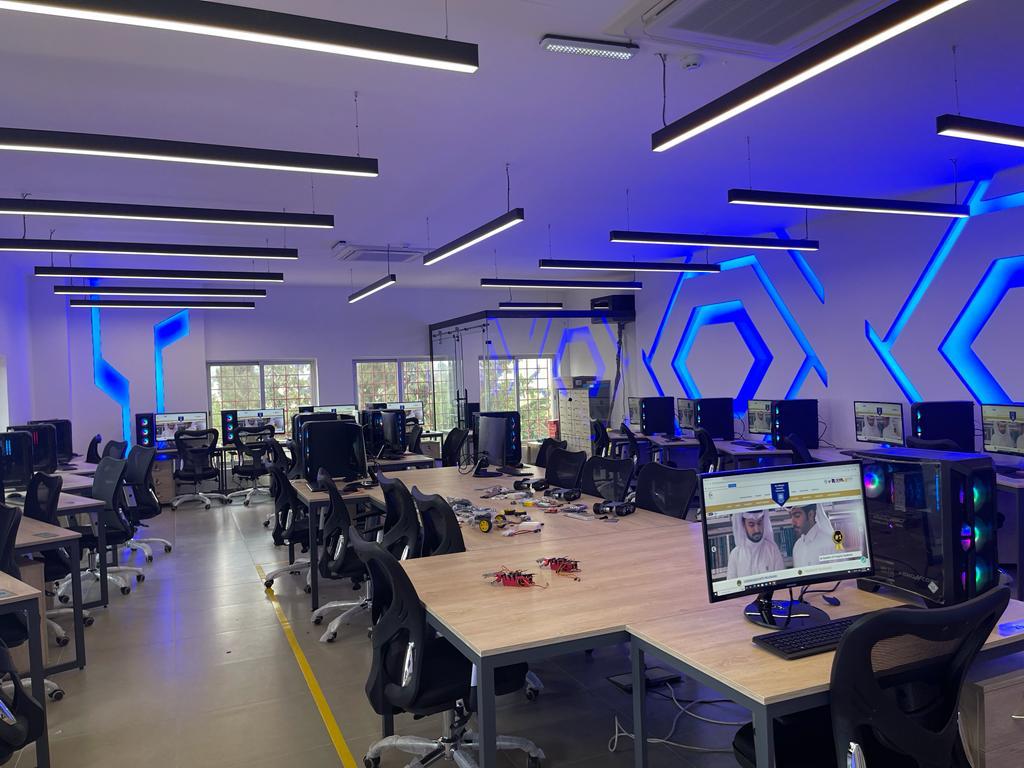 عمان الاهلية تفتتح مختبرين حديثين للذكاء