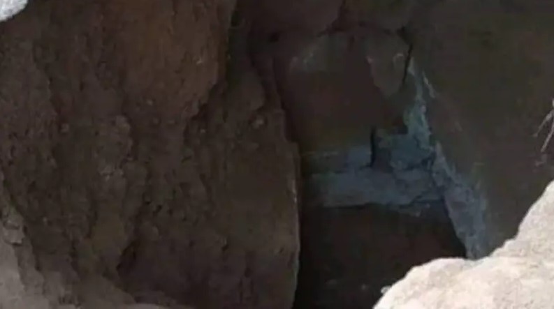 نبشوا قبره لسحب ذهب من ظهره