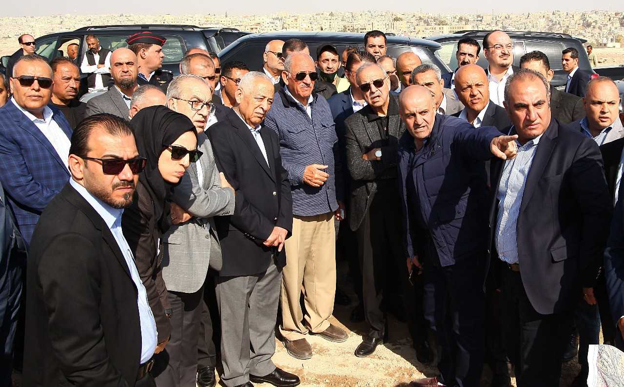 رئيس الديوان الملكي يتفقد مراحل تنفيذ