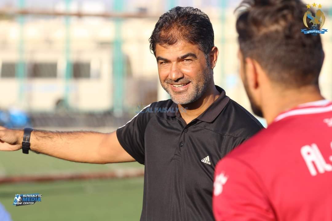 اقالة الأردني عمار الزريقي ومساعده، من