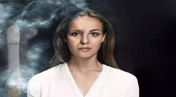 التواجد مع المدخنين قد يتسبب بهذه