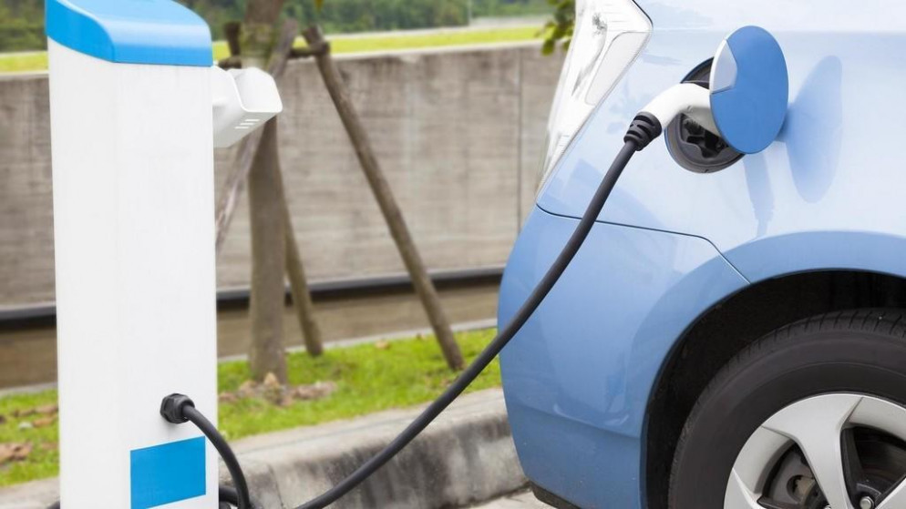 ارتفاع التخليص على المركبات الكهربائية خلال