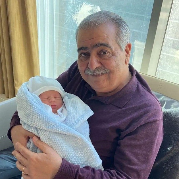 الفنان موسى حجازين.. في قمة السعادة