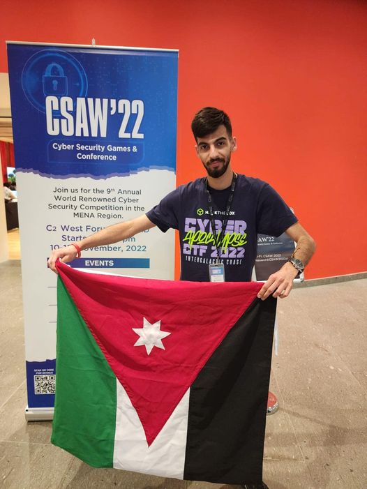 طالب العلوم التطبيقية حمزة عبدالرحيم الأول