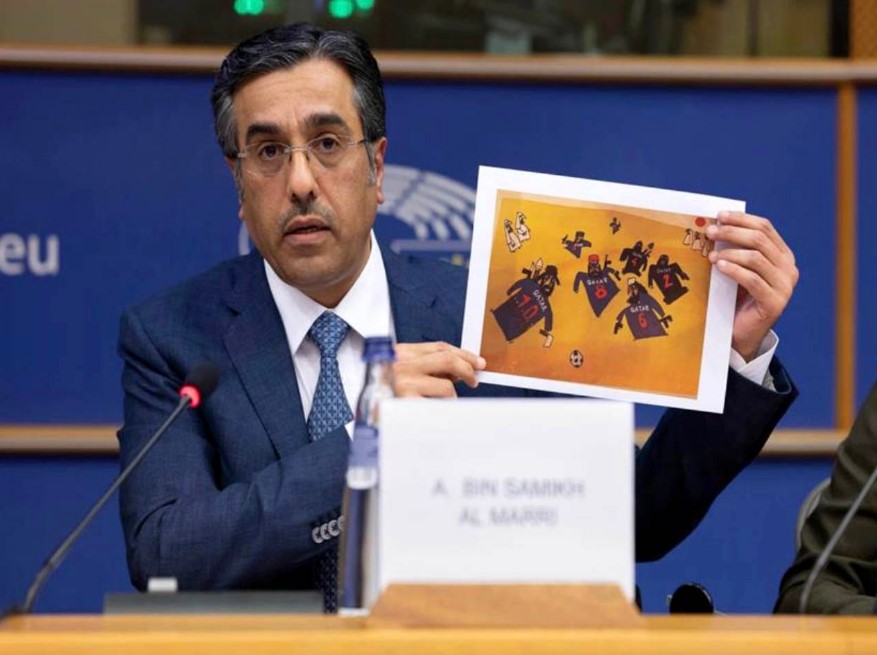 وزير العمل القطري: الافتراءات والادعاءات ضد