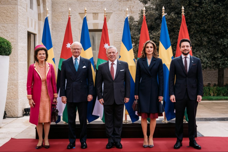 الملك يستقبل الملك كارل السادس عشر