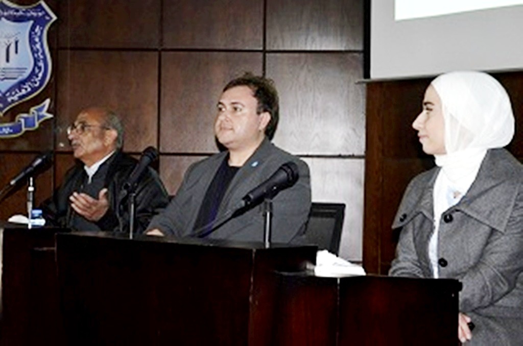 قسم البصريات في عمان الاهلية ينظم