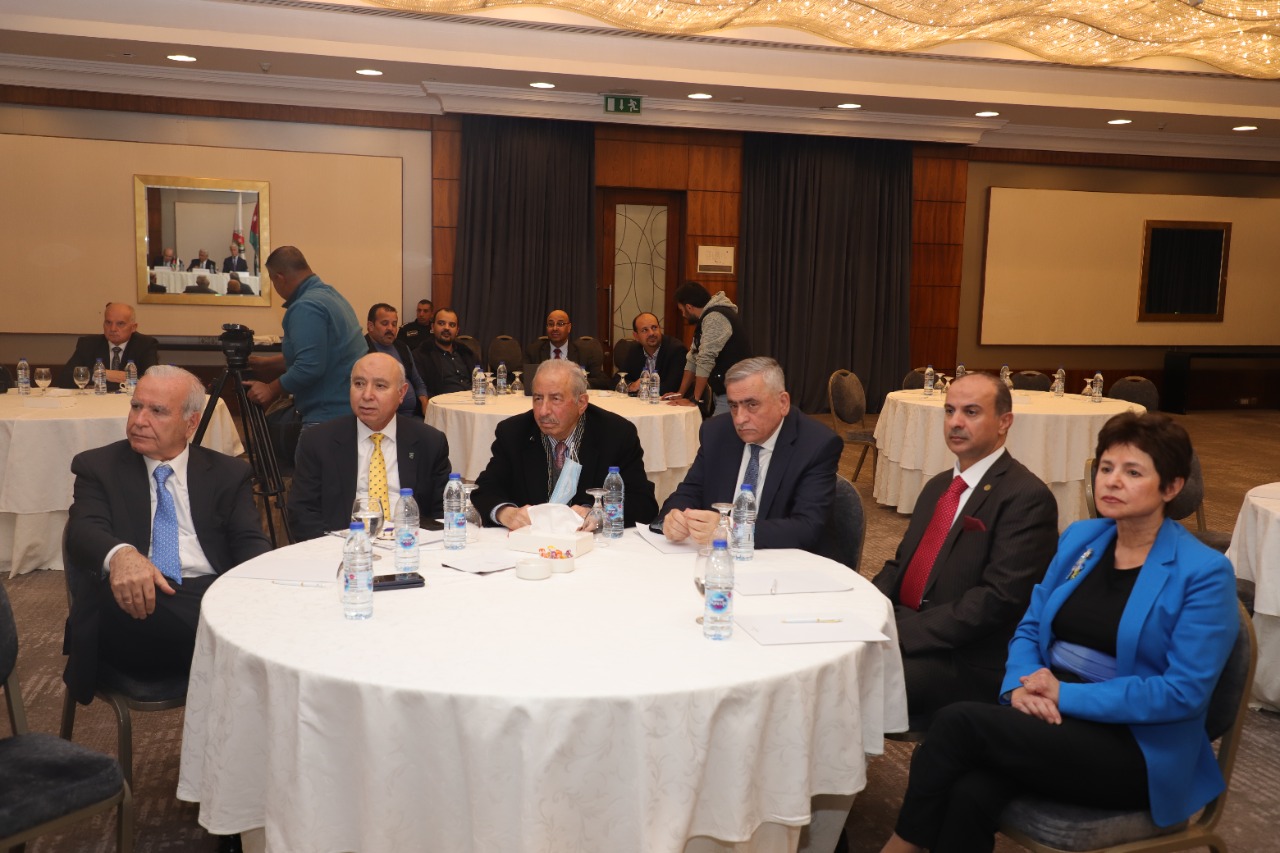 ندوة تناقش سبل تطوير منظومة التعليم