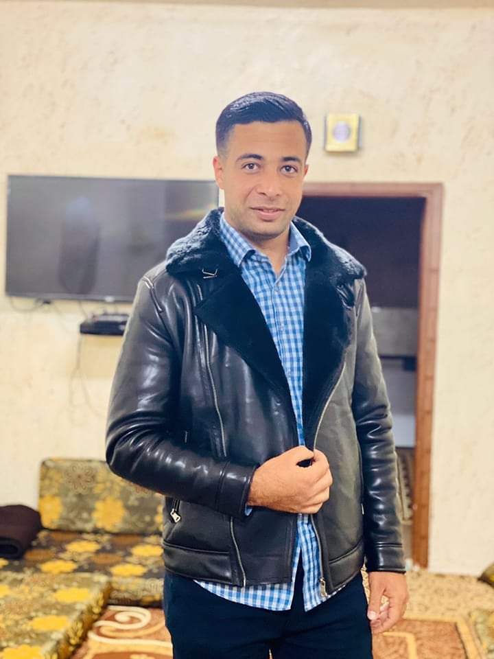 طارق طاهات يهنئ هليل لبابنه بمناسبة