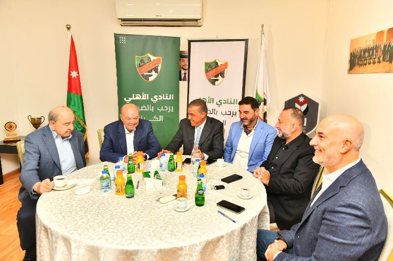 شخصيات سياسية ورياضية تدعو للتحلي بالروح