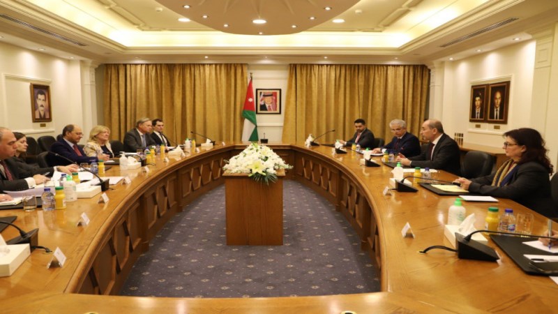 وزير الخارجية يبحث مع المجموعة البريطانية