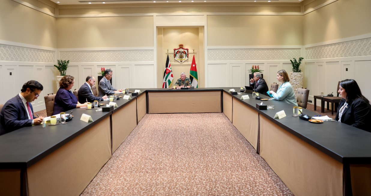 الملك يستقبل وفدا من الكونغرس الأمريكي