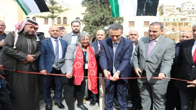 وزارة السياحة تفتتح مشروع أكشاك الوسط