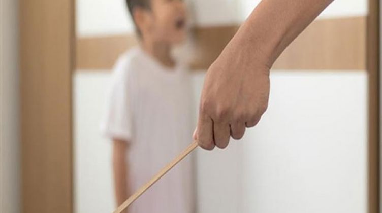 حكم ضرب اليتيم لتأديبه وتوجيهه إلى