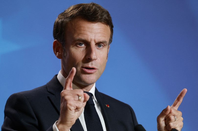 الرئيس الفرنسي إيمانويل ماكرون يعلق على