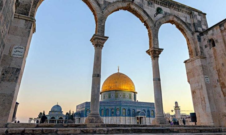 مستشفى إسرائيلي يفصل طبيبا قدم قطعة