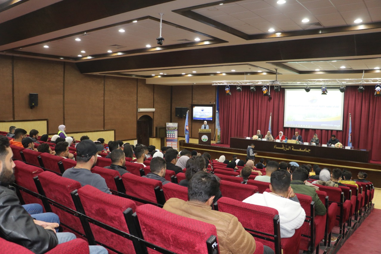 عميد كلية الزرقاء التقنية المتوسطة يلتقي