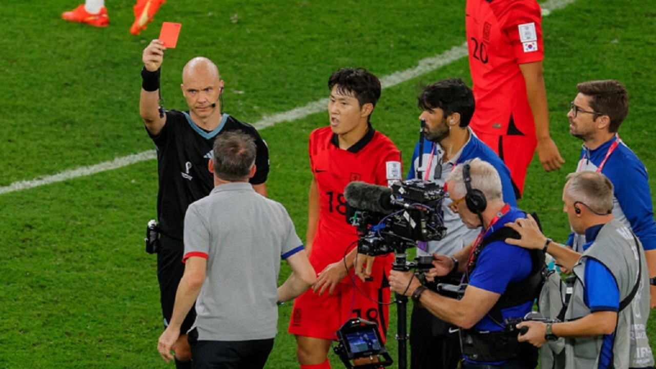 أول مدرب يتعرض للطرد في المونديال