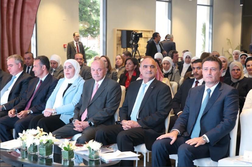 الحكومة تطلق استراتيجية تمكين المرأة في