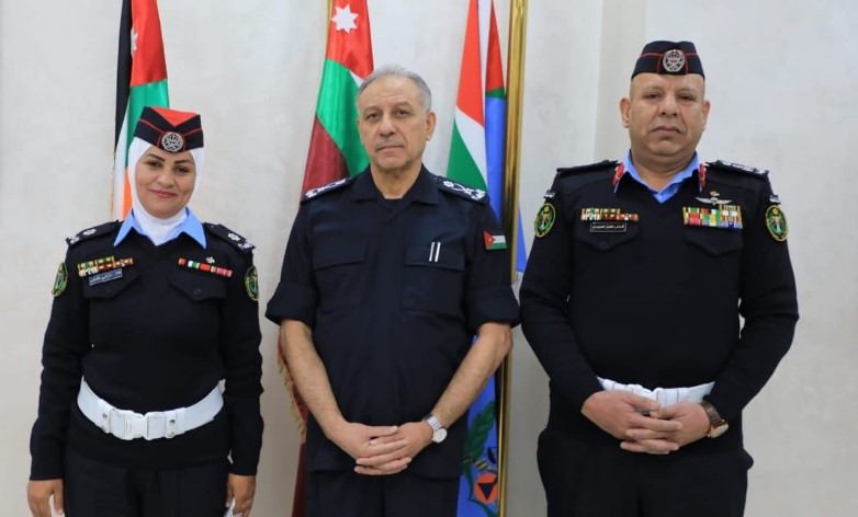 مدير الأمن يكرم الملازم علا الجالودي