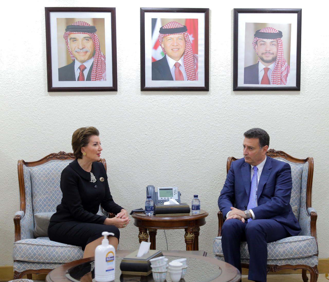 الصفدي يدعو كوسوفو لإعادة النظر بنقل