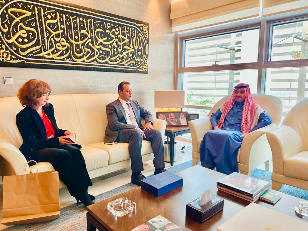 السديري يلتقي المدير الاقليمي وممثل برنامج