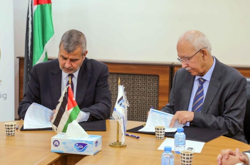 سمارة: 15 ألف مهندس لم يحصلوا