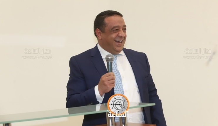 سامي الداوود أعلن.. والقاعة علت بالتصفيق