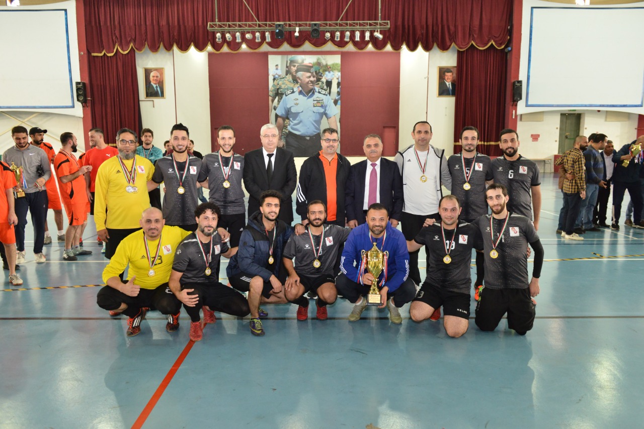 رئيس جامعة البترا يرعى مباراة ودّية