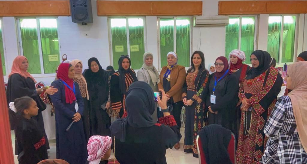 النائبة الجبور تفتتح بازار لجان المرأة